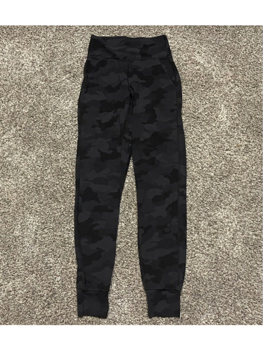Lululemon Women’s Align Joggers, Size 2, 28” Inseam, Camo, VGUC